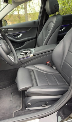 Mercedes-Benz Klasa C cena 123000 przebieg: 114000, rok produkcji 2019 z Krośniewice małe 137